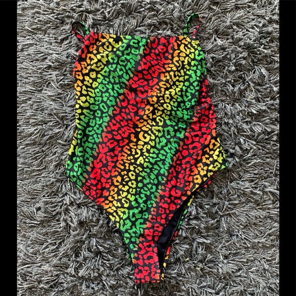 LAST ONE‼️ Leopard Print Plus Swimsuit - Picture 5 of 7